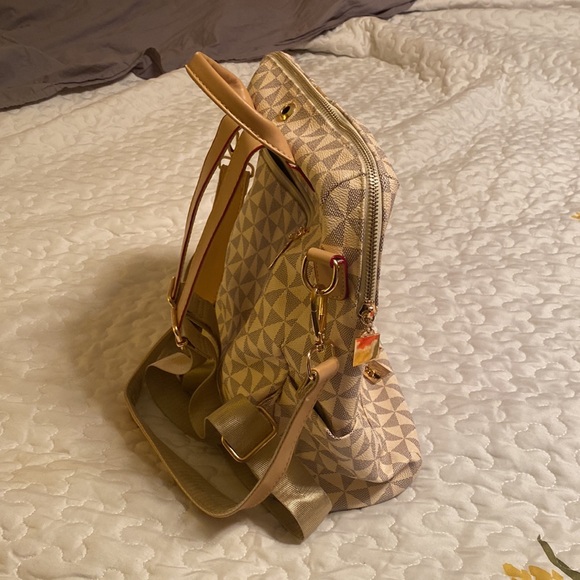 Back pack purse - Picture 8 of 10